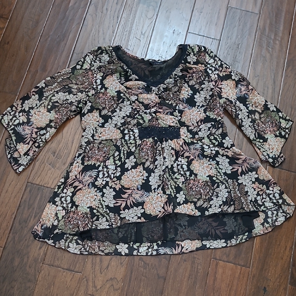 New Directions Black Floral High-low Blouse with Sheer Split Sleeves size 3X